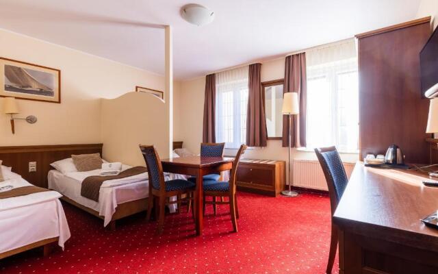 Hotel Bialy Dworek