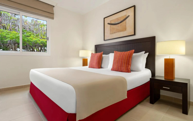 Hotel Santika BSD City Serpong – Guest Rooms – South Tangerang
