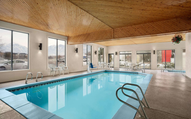 Super 8 by Wyndham S Jordan/Sandy/Slc Area