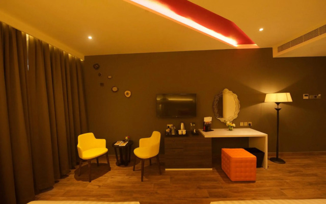 Carnelian By Glory Bower Hotel