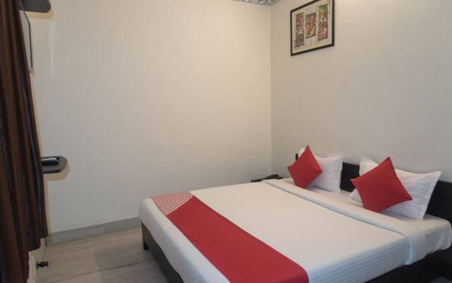 OYO 14838 Shree Jee Hotel
