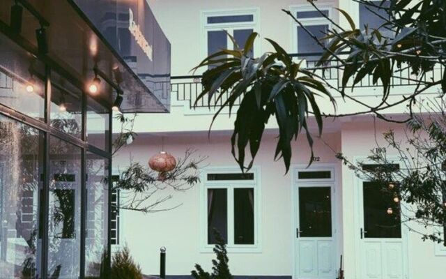 Calais Hotel Villa