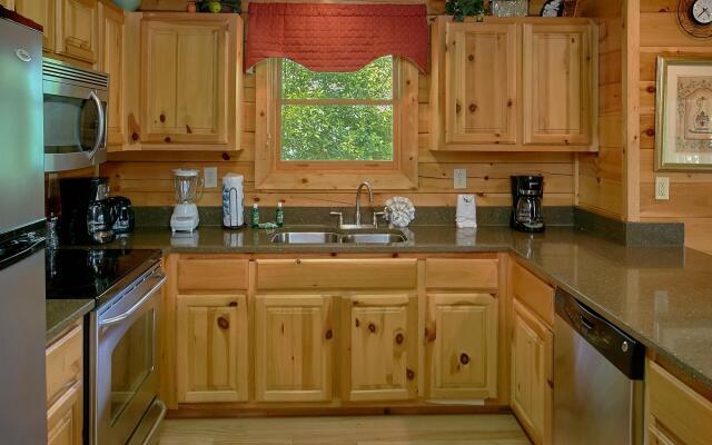 A Mountain View Theater Lodge Holiday home