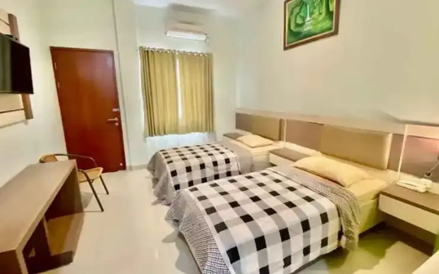 Mawar Indah Hotel near Stasiun Balapan Solo RedPartner