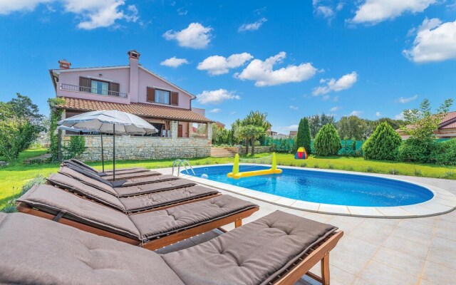 Amazing Home in Bale With Wifi and 4 Bedrooms