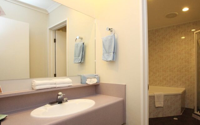 Shadzz Motel & Conference Centre