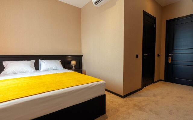 Solomon Hotel