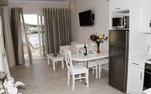 Paralia Luxury Suites