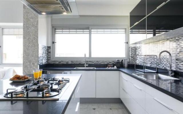 Frishman Apartment