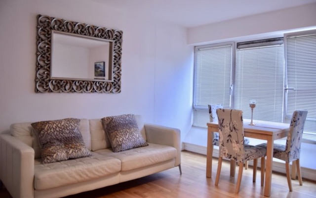 Cosy 1 Bedroom Flat Near Canary Wharf