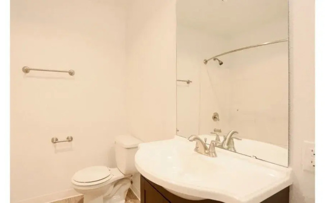 Riverside Suites