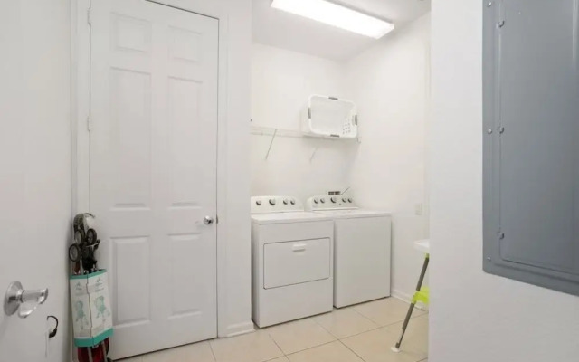 Luxury Oasis 3 Bedroom Condo by RedAwning