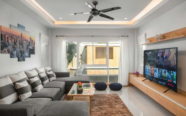 Luxury Pool Villa 6BR