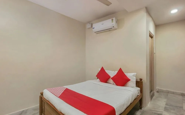 Sri Balaji Lodge By OYO Rooms