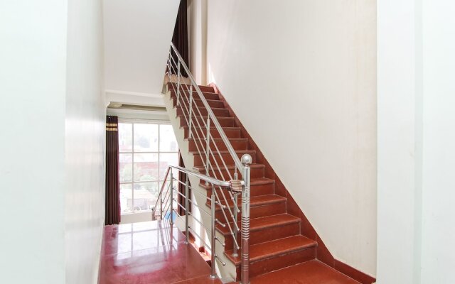 Fabhotel Deepak Palace