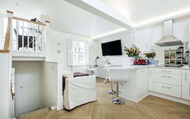 Top Floor Flat - Mimosa Street
