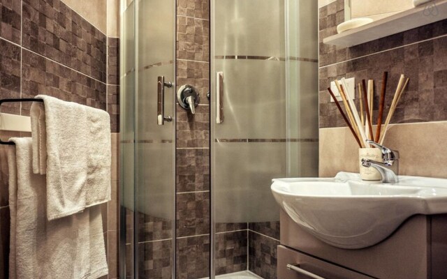 Renewed, Spacious Flat/6 Guests/termini Station