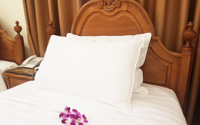 SAZI Erato Hotel - Free Airport & Breakfast