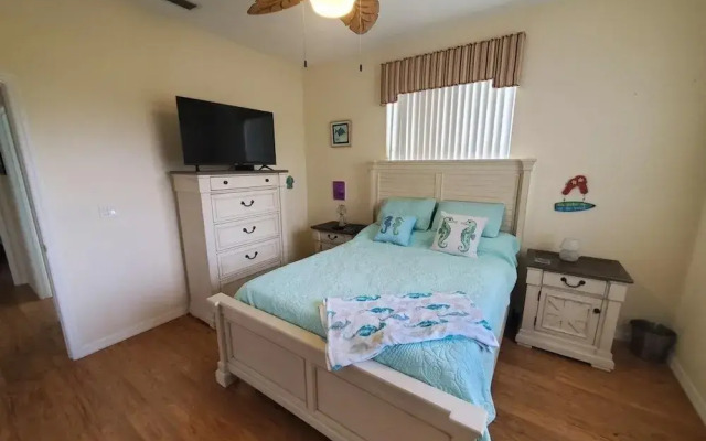 Cozy Canal 3 Bedroom Home