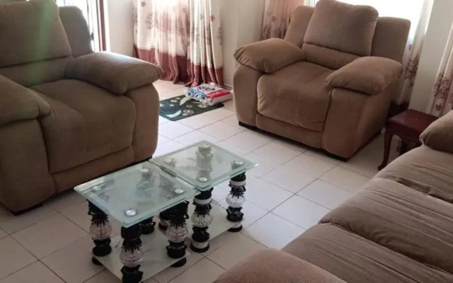 Stay.Plus Mtwapa Holiday Maisonnette