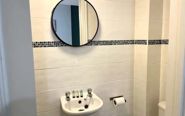 Vibrant 6 bed Stylish Home in Heart of Southsea