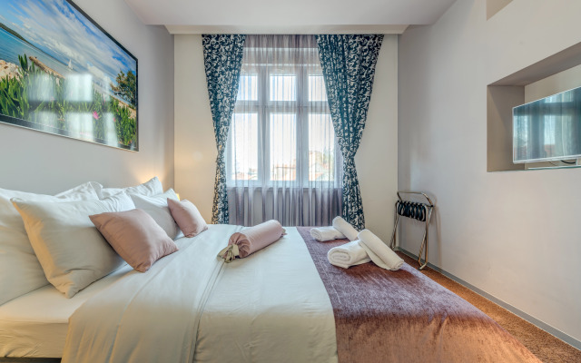 Starlight Luxury Rooms