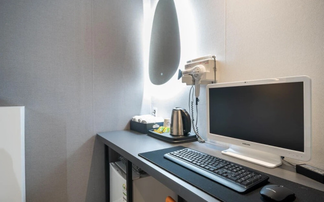 Uiwang Hotel Nine