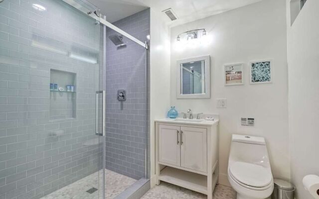 Immaculate 3 BDR in Oceanside Private Pool & Spa