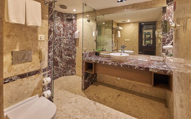 Royal Orchid Central Grazia