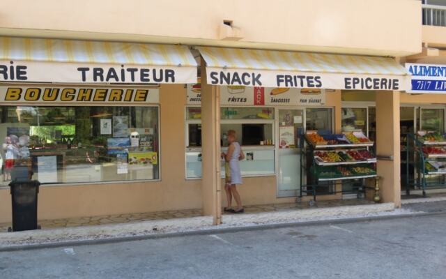 Apartment With one Bedroom in Saint-mandrier-sur-mer, With Wonderful s