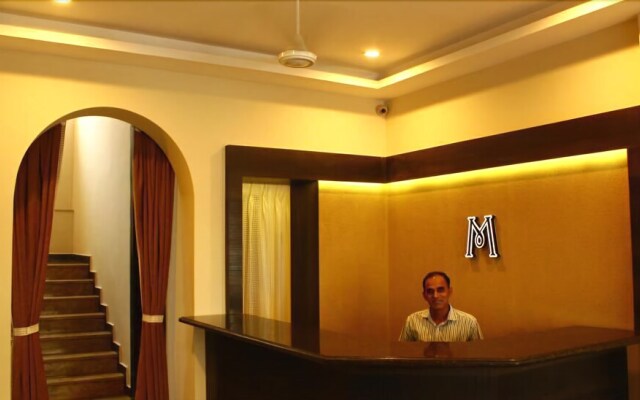 M The Business Hotel