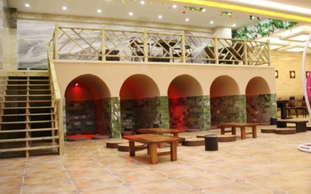 Urban Garden Hotel (Luyi Times Square)