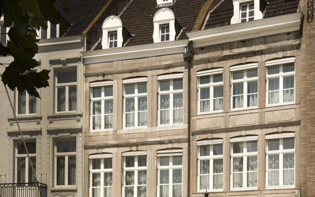 Le Theatre Hotel