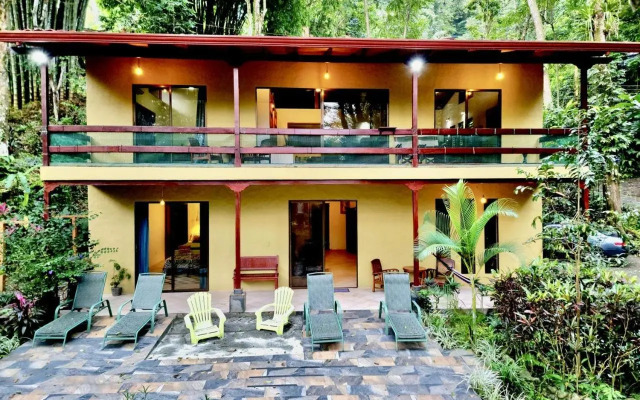 Toucan Villa Family Home w Private Pool Garden AC