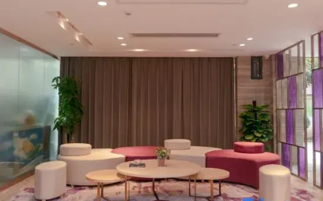 Radisson Blu Hotel (Wuhan University of Science and Technology Qingshan Campus)
