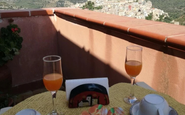 Finestre Su Ibla