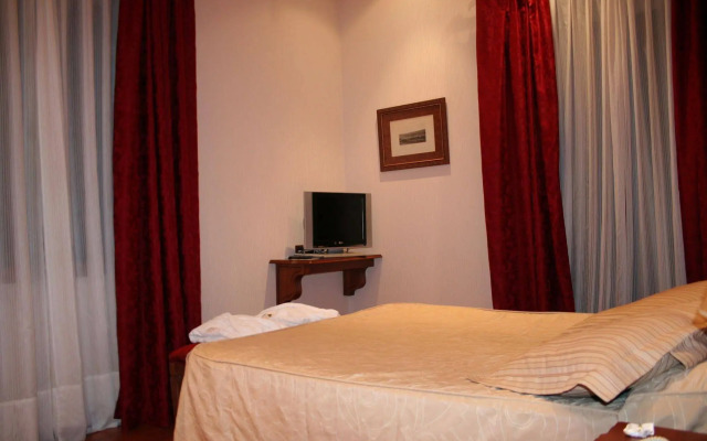 Palacio de La Magdalena Hotel