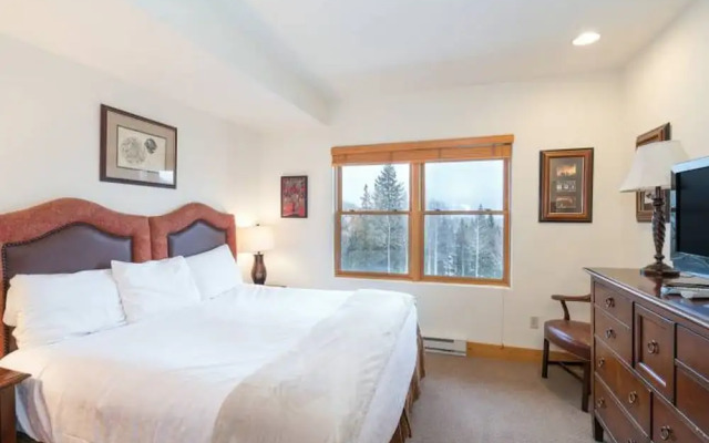 Bear Creek Lodge
