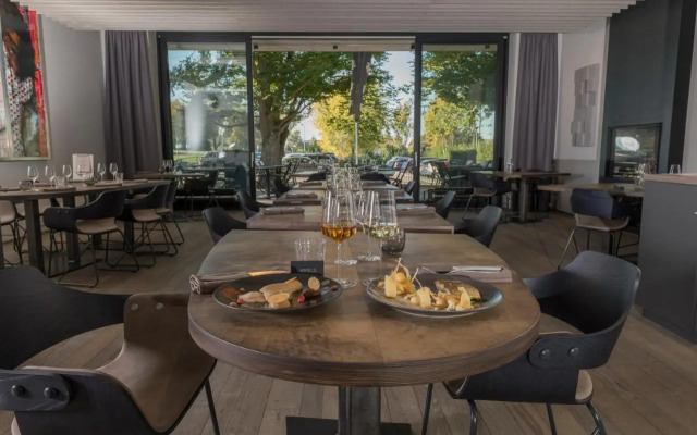Luxaviation Crew Resort by Airfield