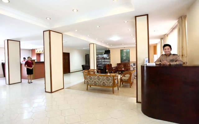 Eden Palace Hotel