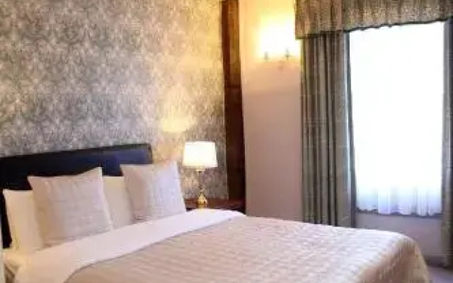 Crown Hotel