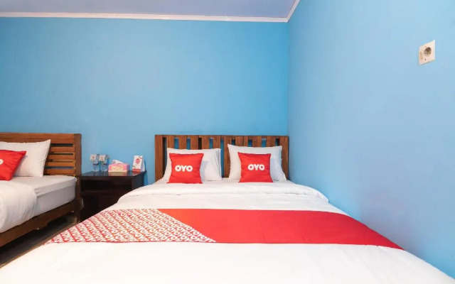 OYO 1852 Intan Bromo Homestay