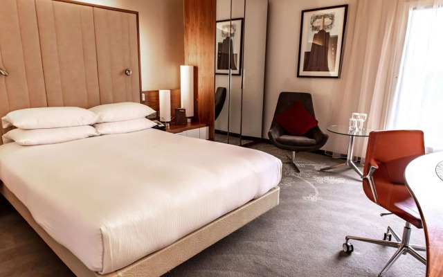 Hilton London Heathrow Airport Terminal 5