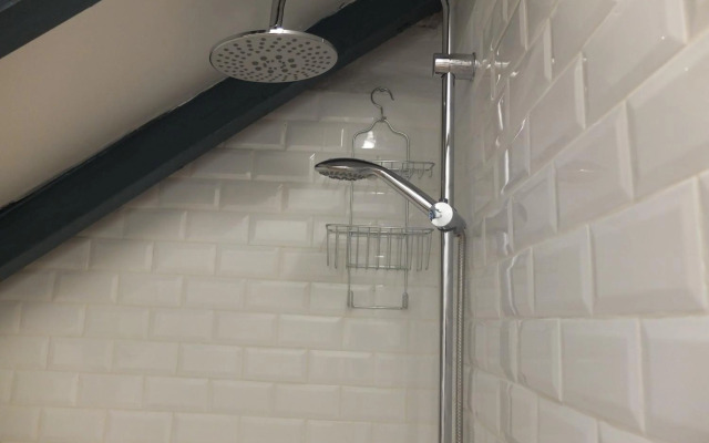 Central old stone Jerusalem apartment