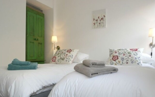 42a Bridgefoot Path, Emsworth 99983