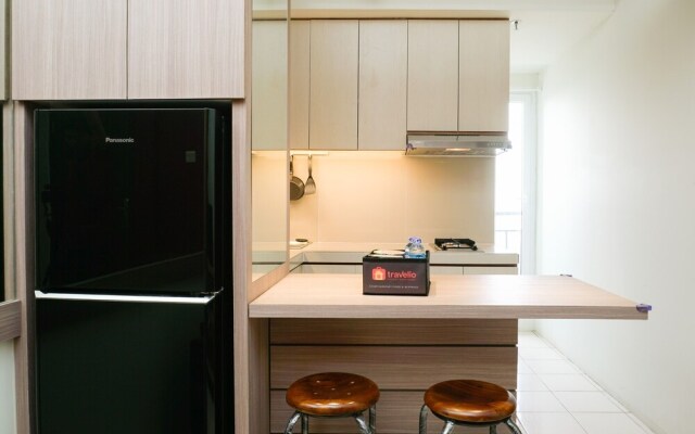 Warm and Cozy 1BR Puri Park View Apartment