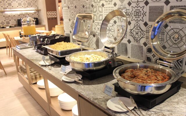 Lan Kwai Fong Garden Hotel