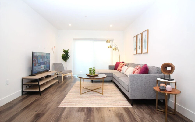 LA Luxury Suites Free Parking 2BD2BA