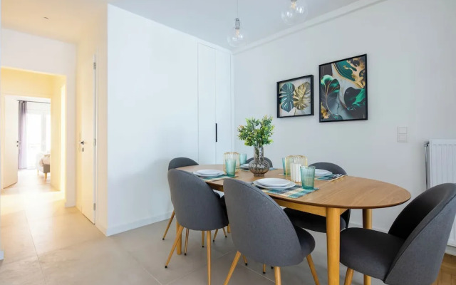 Mystique 2-Bedroom Apartment in Athens