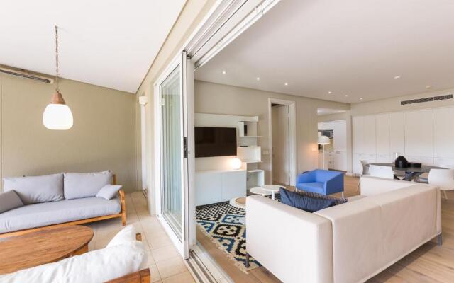 005 Marina Apartment